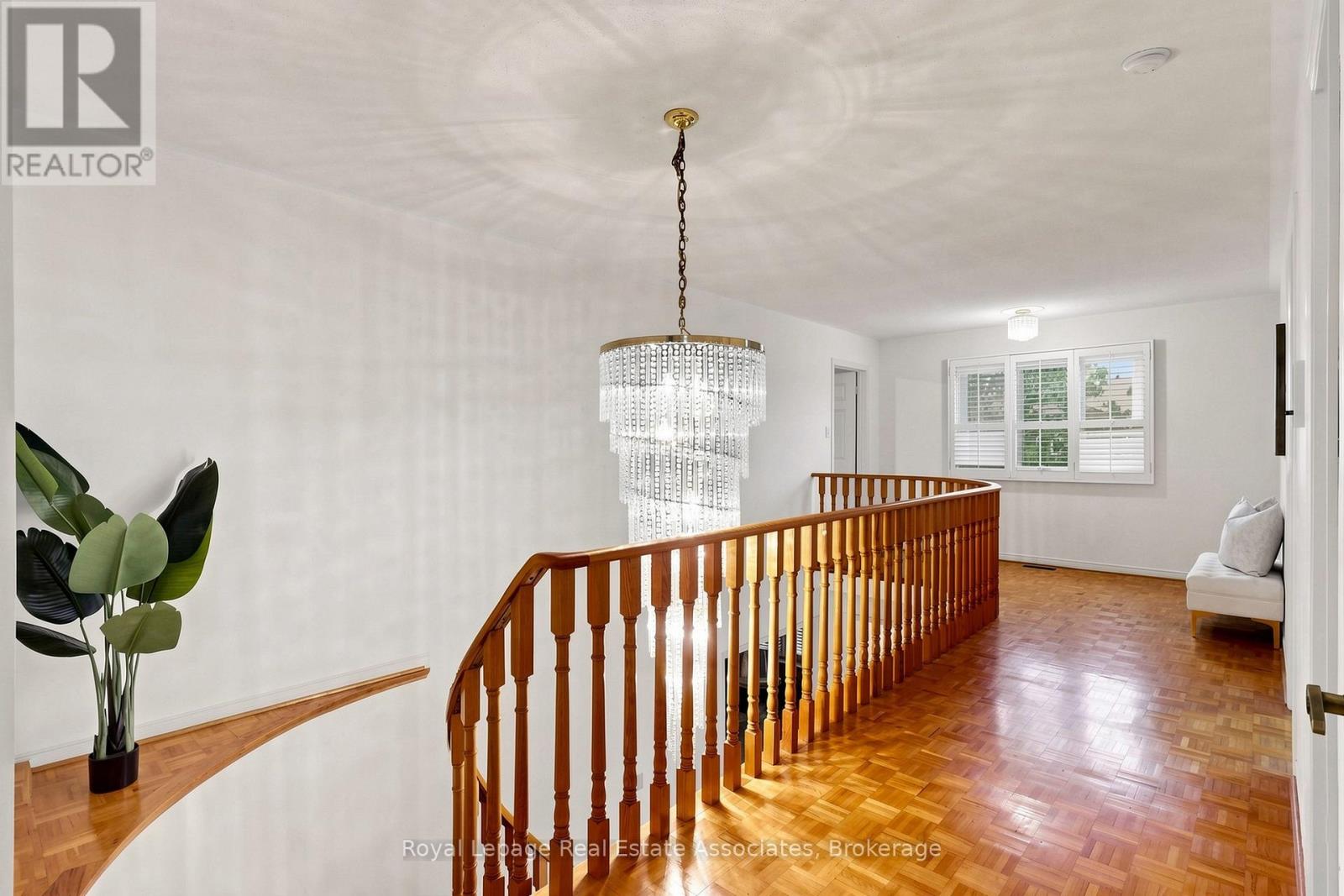 9 Kingsplate Crescent, Toronto, Ontario  M9W 6X6 - Photo 24 - W13452748