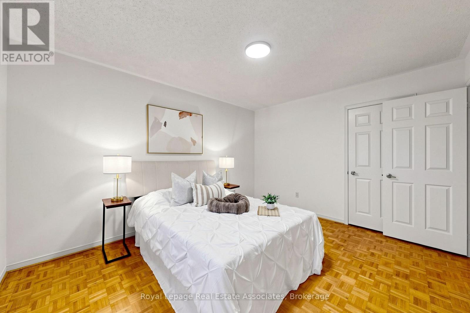 9 Kingsplate Crescent, Toronto, Ontario  M9W 6X6 - Photo 36 - W13452748