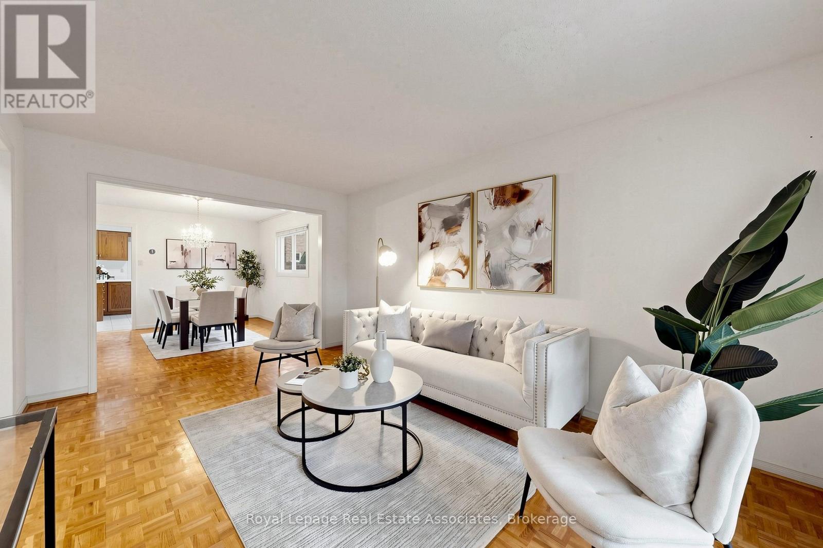 9 Kingsplate Crescent, Toronto, Ontario  M9W 6X6 - Photo 4 - W13452748