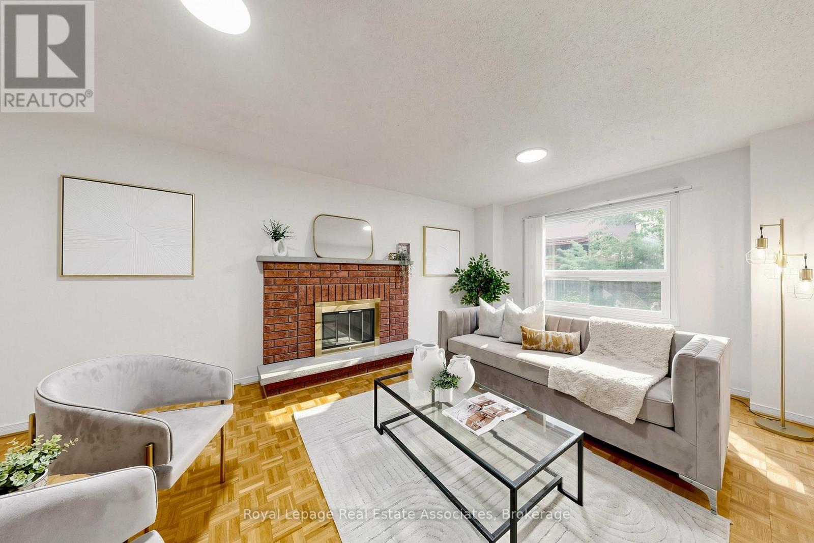 9 Kingsplate Crescent, Toronto, Ontario  M9W 6X6 - Photo 10 - W13452748