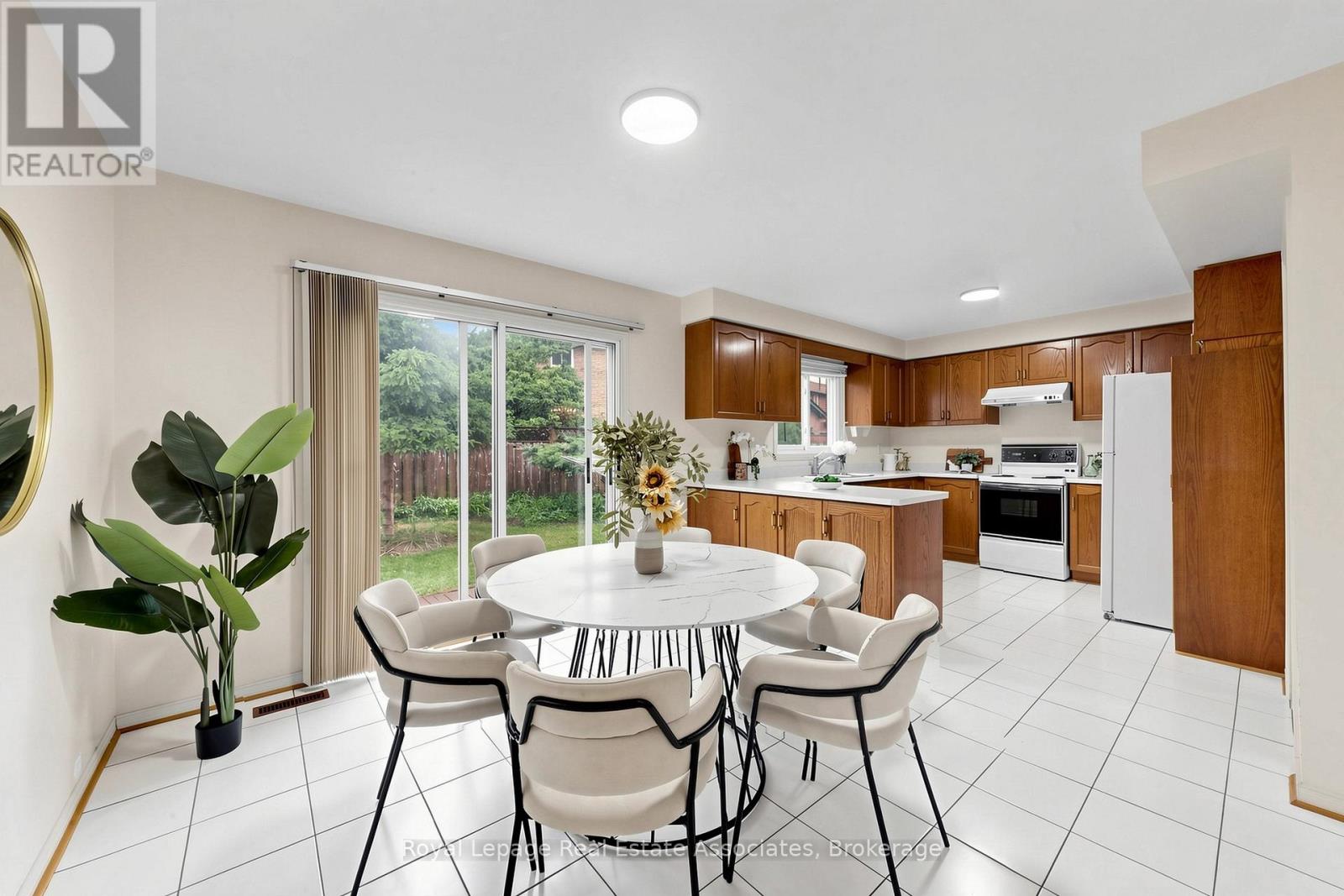 9 Kingsplate Crescent, Toronto, Ontario  M9W 6X6 - Photo 18 - W13452748
