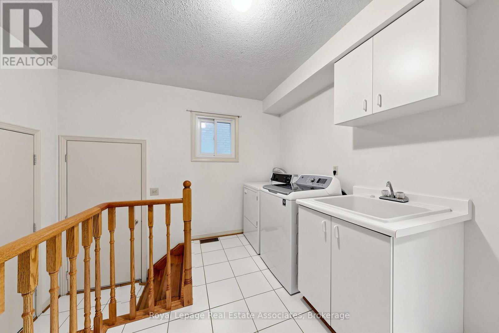 9 Kingsplate Crescent, Toronto, Ontario  M9W 6X6 - Photo 22 - W13452748