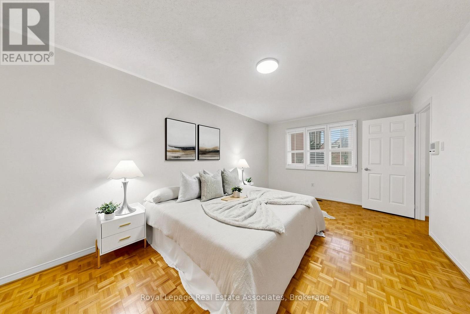 9 Kingsplate Crescent, Toronto, Ontario  M9W 6X6 - Photo 27 - W13452748