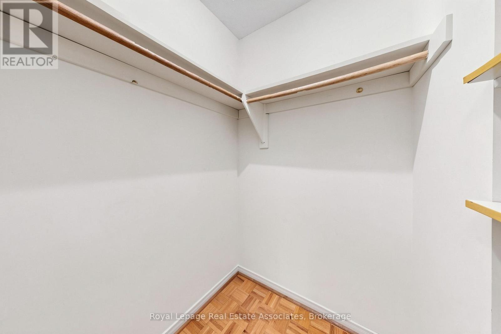 9 Kingsplate Crescent, Toronto, Ontario  M9W 6X6 - Photo 30 - W13452748