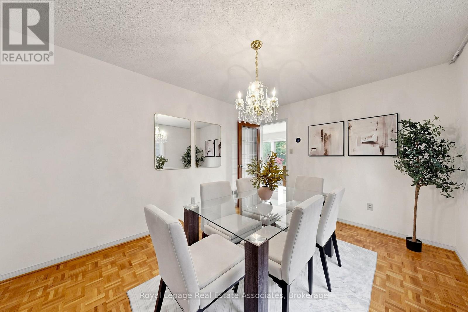 9 Kingsplate Crescent, Toronto, Ontario  M9W 6X6 - Photo 7 - W13452748