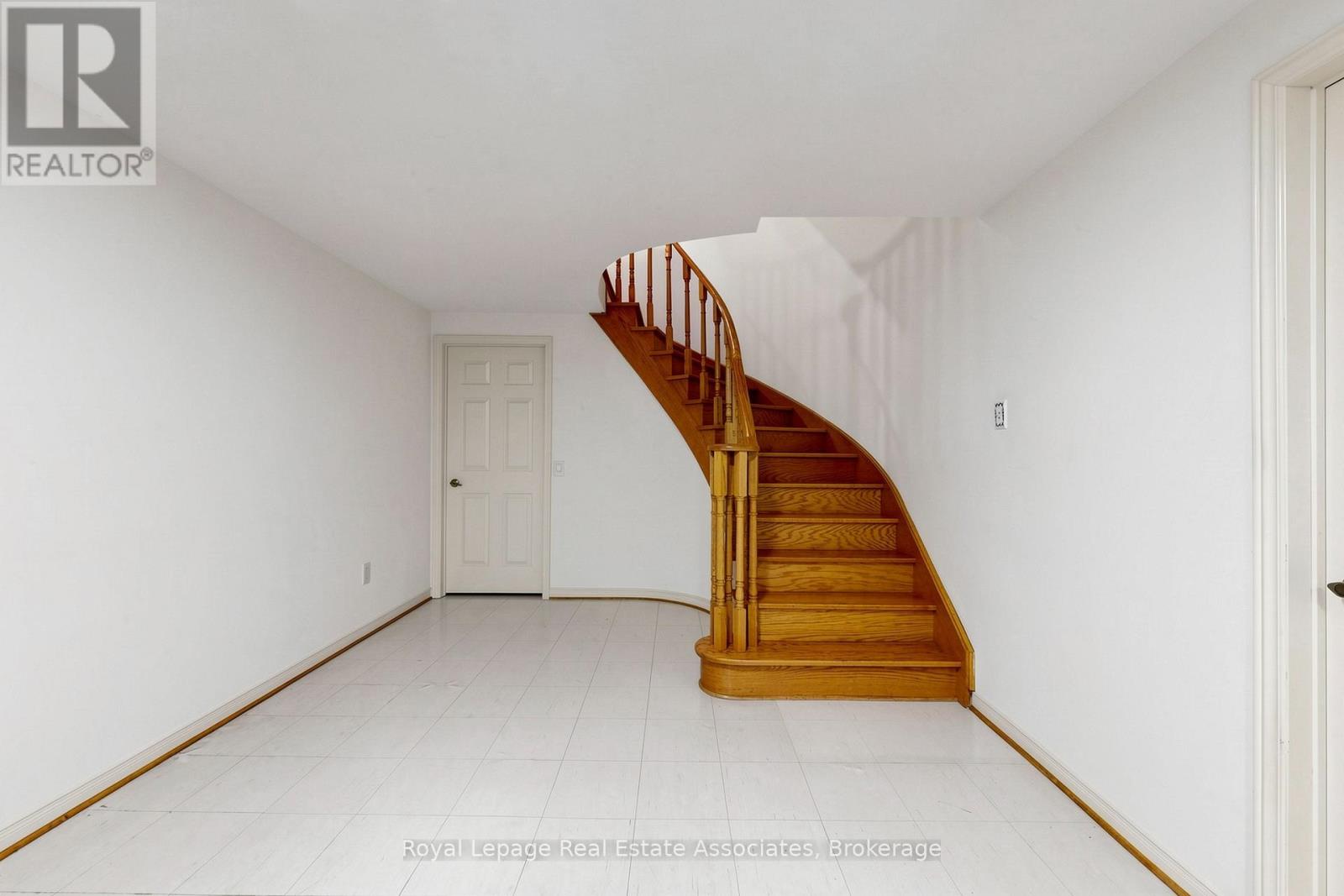 9 Kingsplate Crescent, Toronto, Ontario  M9W 6X6 - Photo 45 - W13452748