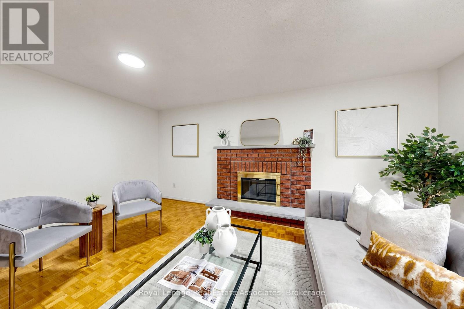 9 Kingsplate Crescent, Toronto, Ontario  M9W 6X6 - Photo 12 - W13452748
