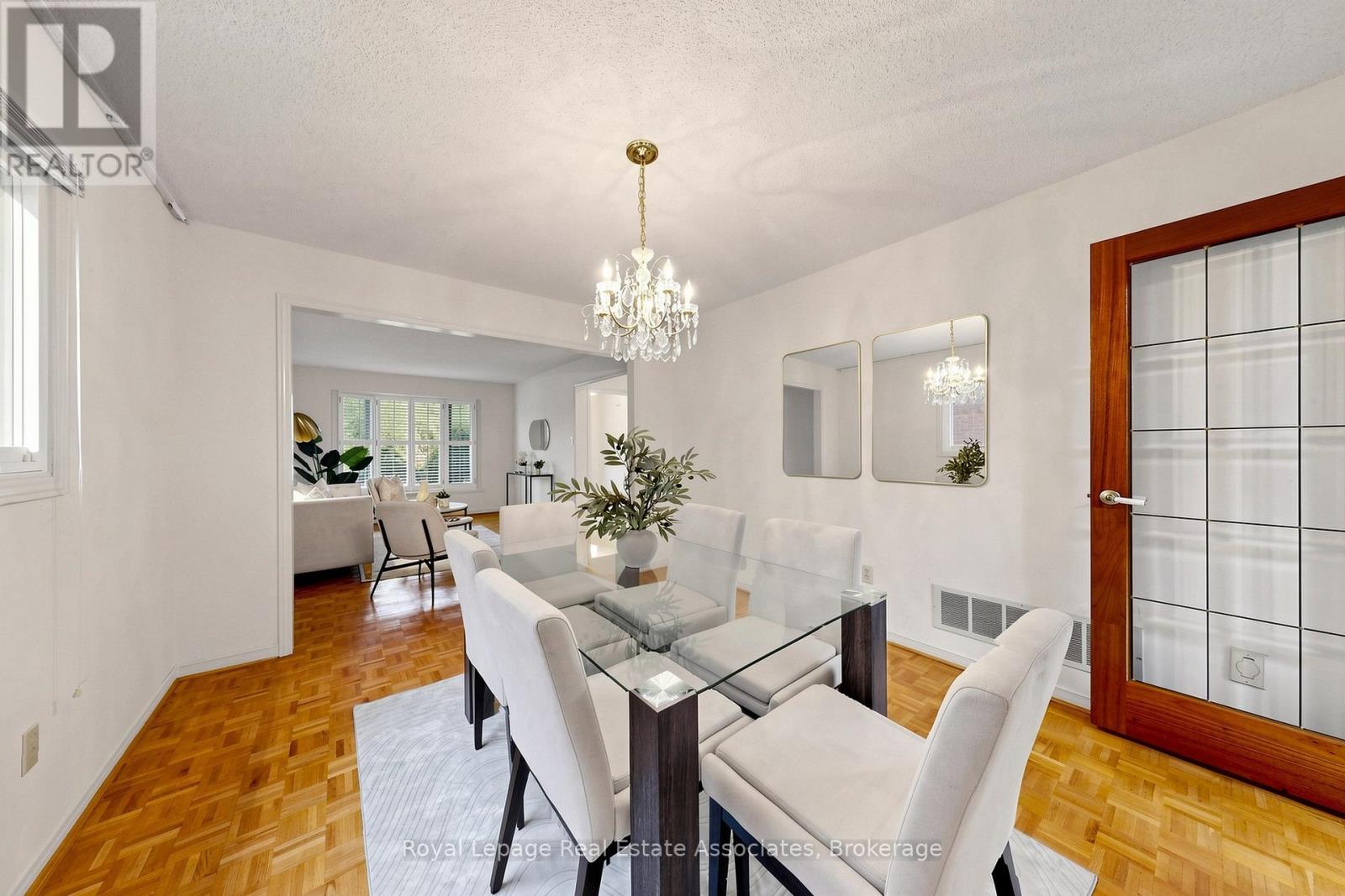 9 Kingsplate Crescent, Toronto, Ontario  M9W 6X6 - Photo 8 - W13452748