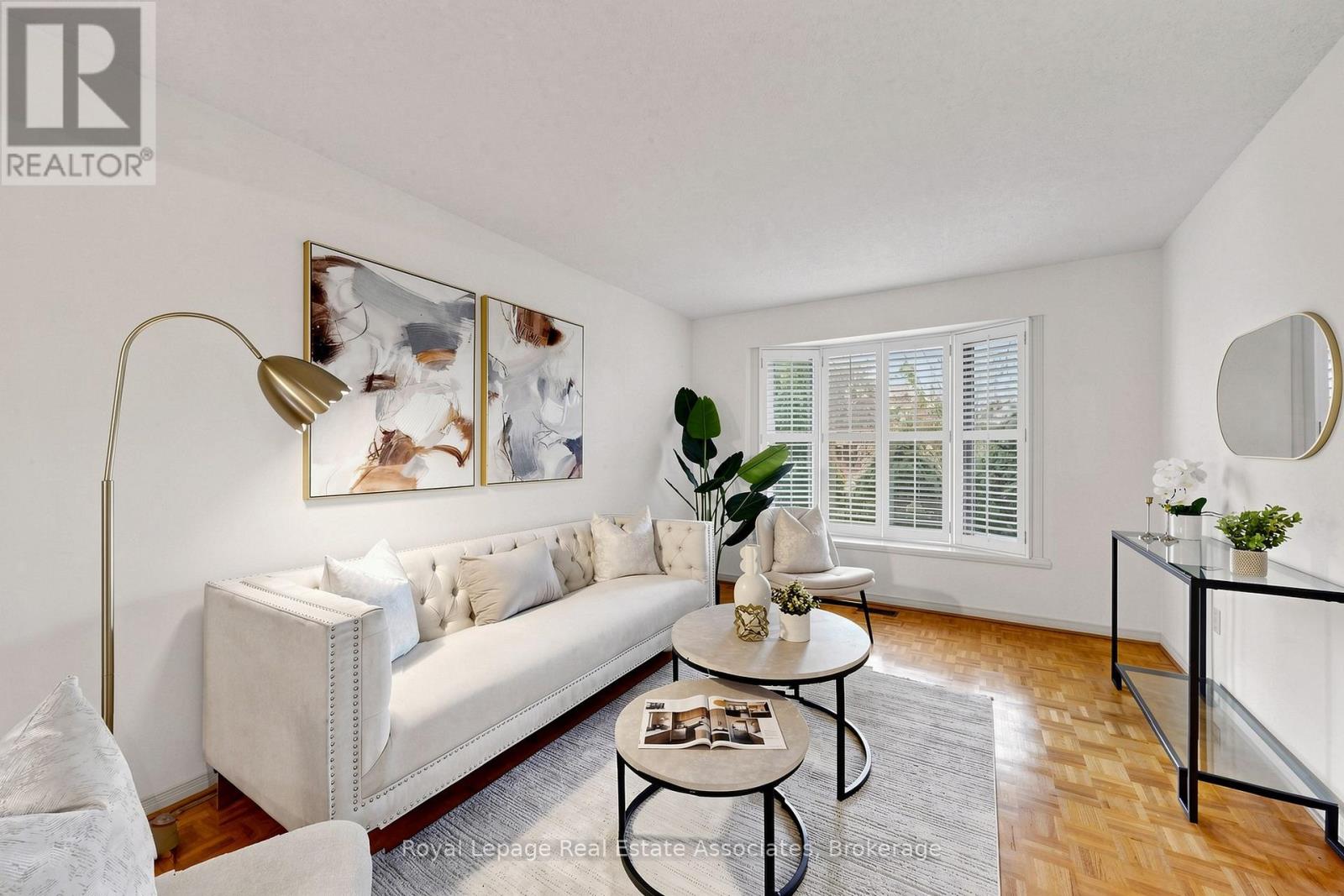 9 Kingsplate Crescent, Toronto, Ontario  M9W 6X6 - Photo 2 - W13452748