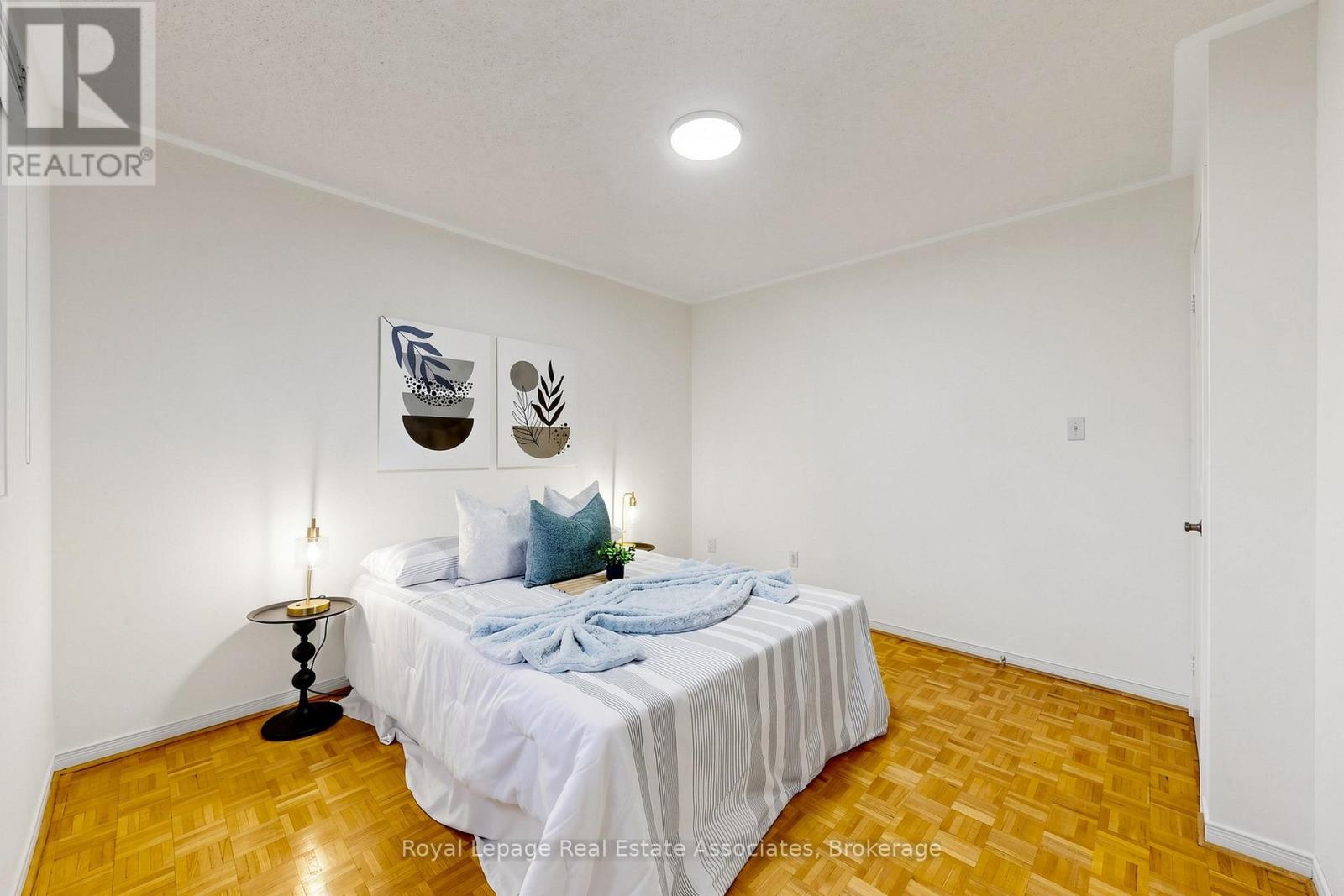 9 Kingsplate Crescent, Toronto, Ontario  M9W 6X6 - Photo 39 - W13452748