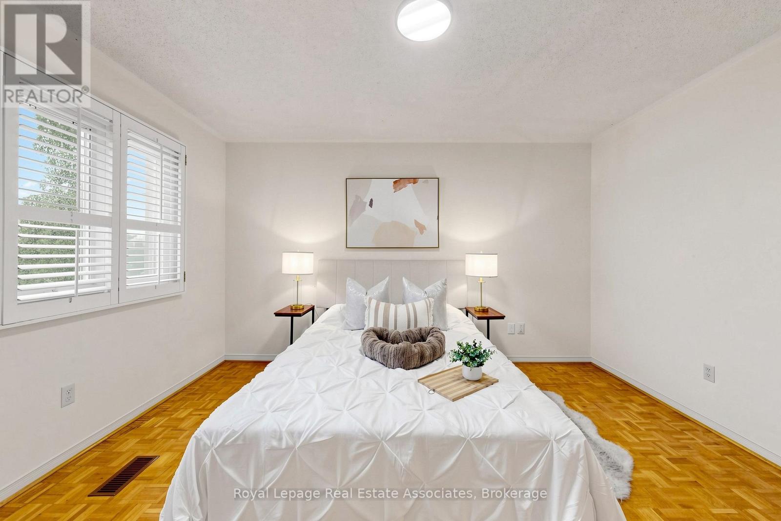 9 Kingsplate Crescent, Toronto, Ontario  M9W 6X6 - Photo 35 - W13452748