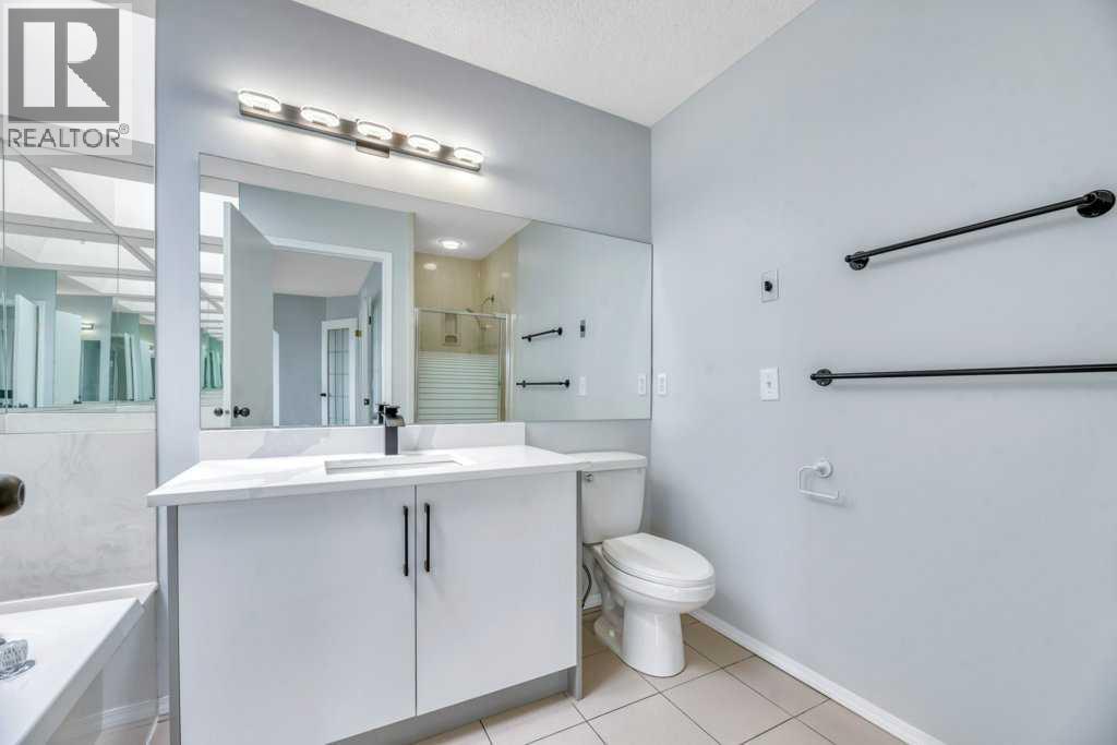 215 Hawktree Circle Nw, Calgary, Alberta  T3G 2Y6 - Photo 31 - A2305784