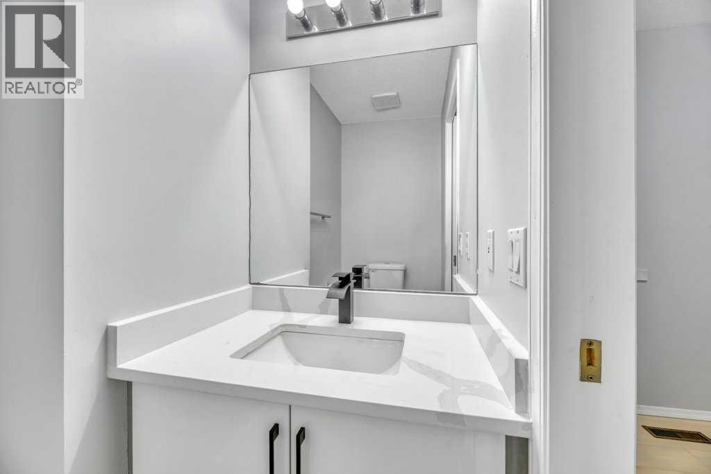 215 Hawktree Circle Nw, Calgary, Alberta  T3G 2Y6 - Photo 26 - A2305784