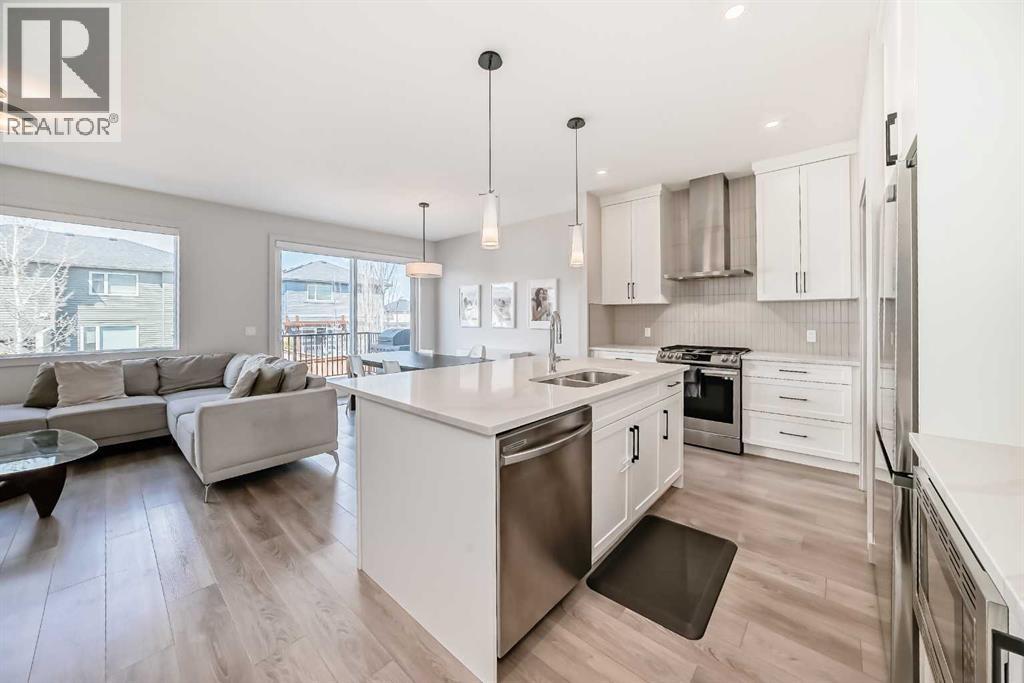 81 Willow Court, Cochrane, Alberta  T4C 2S7 - Photo 4 - A2306868