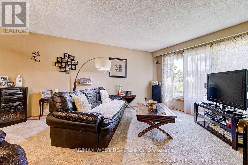 1583 Otterby Road, Mississauga, Ontario  L4X 1W8 - Photo 10 - W13627086
