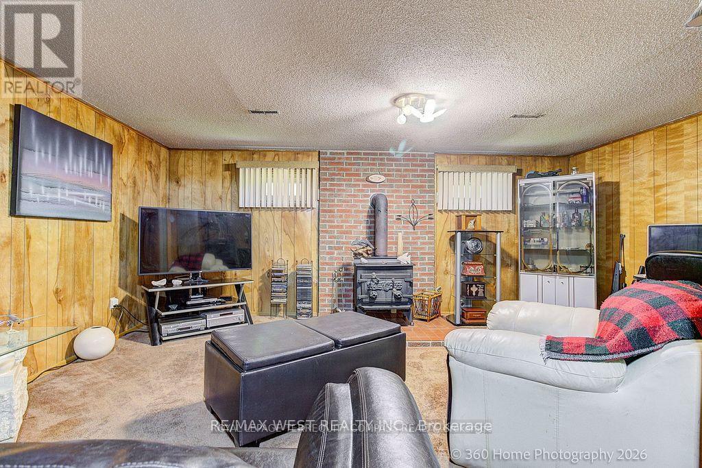 1583 Otterby Road, Mississauga, Ontario  L4X 1W8 - Photo 17 - W13627086