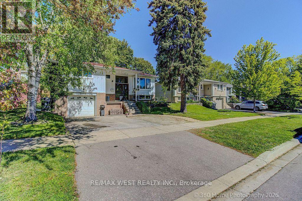1583 Otterby Road, Mississauga, Ontario  L4X 1W8 - Photo 3 - W13627086