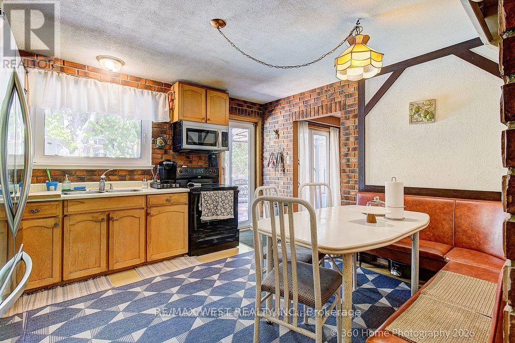 1583 Otterby Road, Mississauga, Ontario  L4X 1W8 - Photo 4 - W13627086