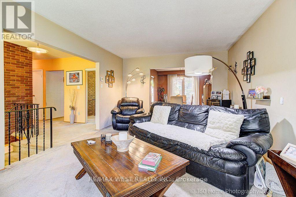 1583 Otterby Road, Mississauga, Ontario  L4X 1W8 - Photo 9 - W13627086