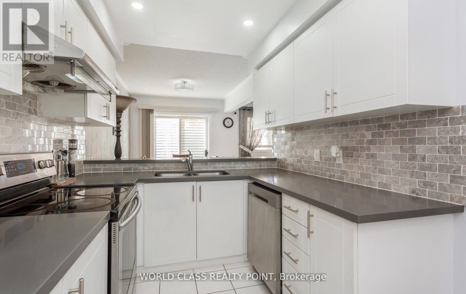 17 Manett Crescent E, Brampton, Ontario  L6X 4X4 - Photo 16 - W13627094