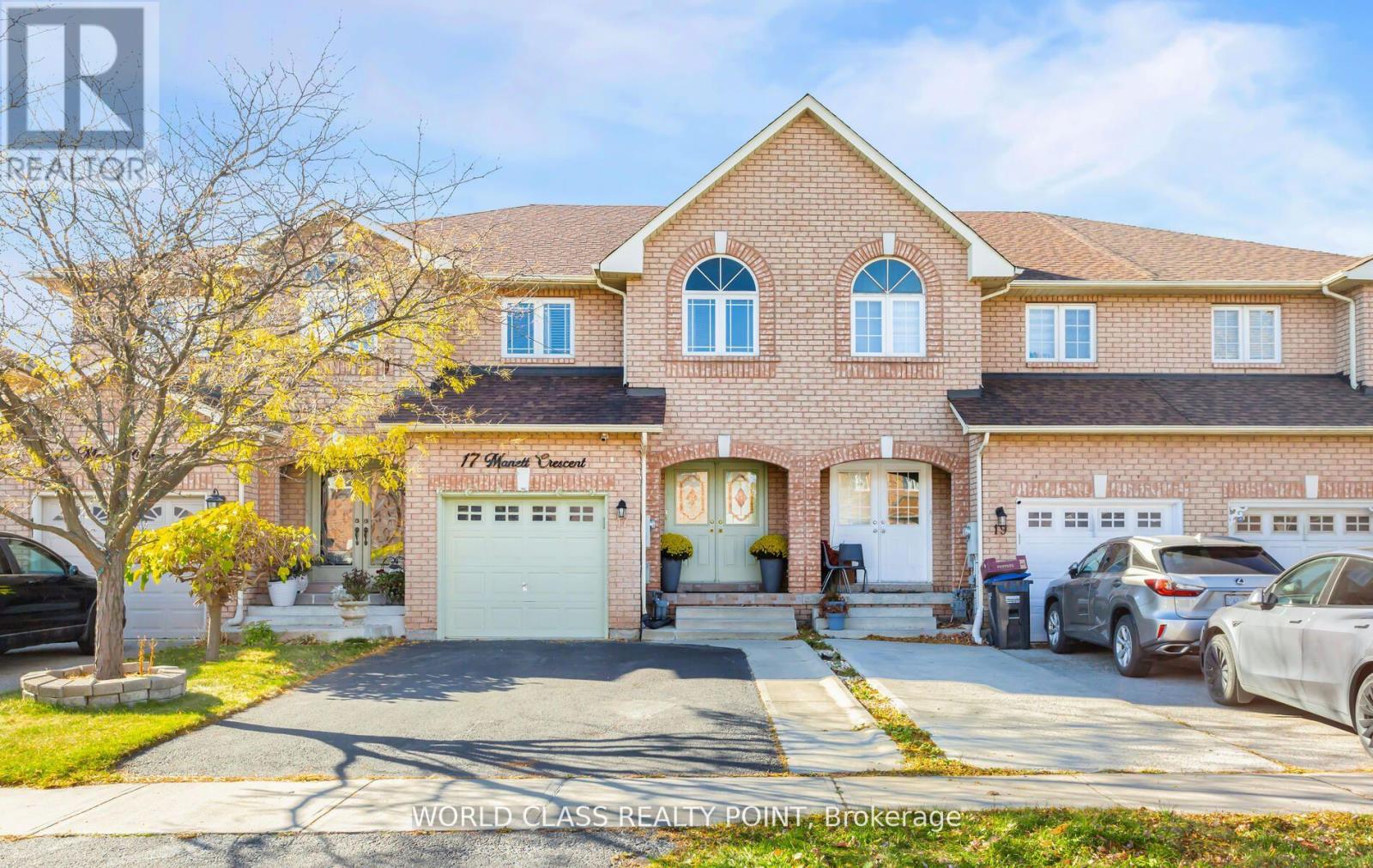 17 Manett Crescent E, Brampton, Ontario  L6X 4X4 - Photo 2 - W13627094