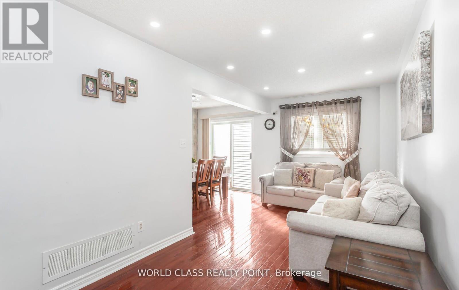 17 Manett Crescent E, Brampton, Ontario  L6X 4X4 - Photo 6 - W13627094