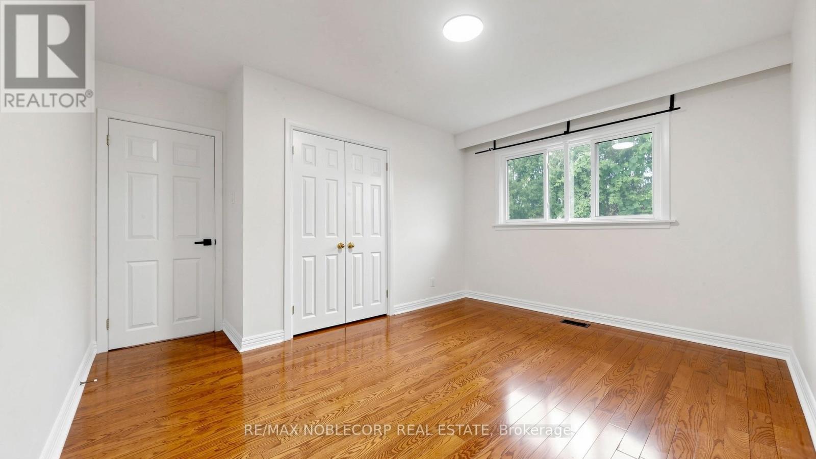 8 Summerfield Crescent, Toronto, Ontario  M9M 3X3 - Photo 21 - W13627106