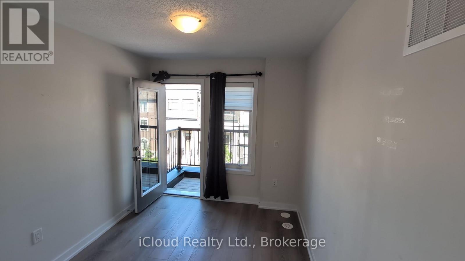 1346 Kobzar Drive, Oakville, Ontario  L6M 4L8 - Photo 11 - W13627136