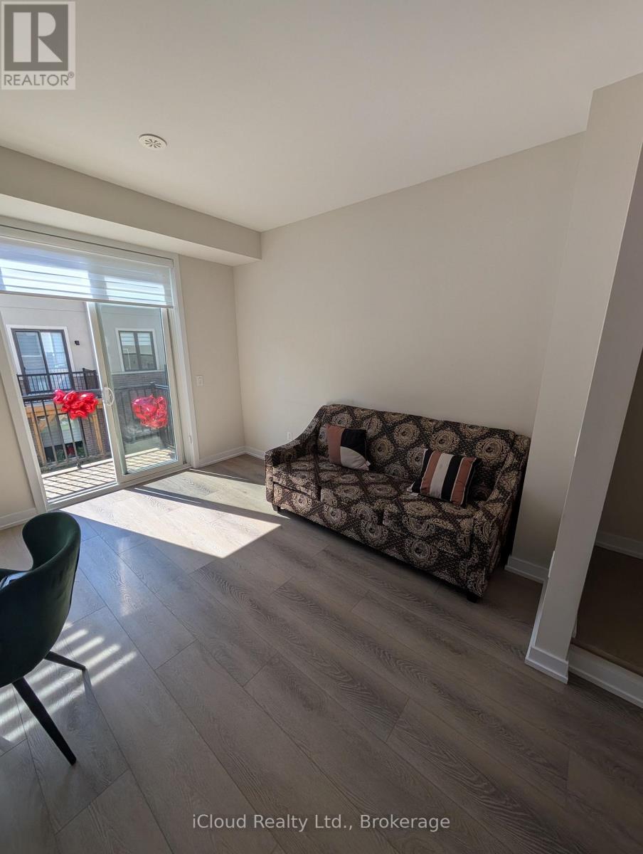 1346 Kobzar Drive, Oakville, Ontario  L6M 4L8 - Photo 4 - W13627136