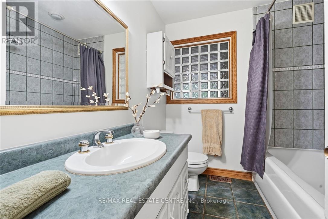 56 Renwick Avenue, Cambridge, Ontario  N3C 2T7 - Photo 19 - X13627128