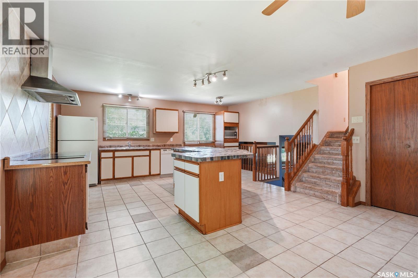 218 Main Street, Young, Saskatchewan S0K 4Y0 - Photo 2 - SK044151
