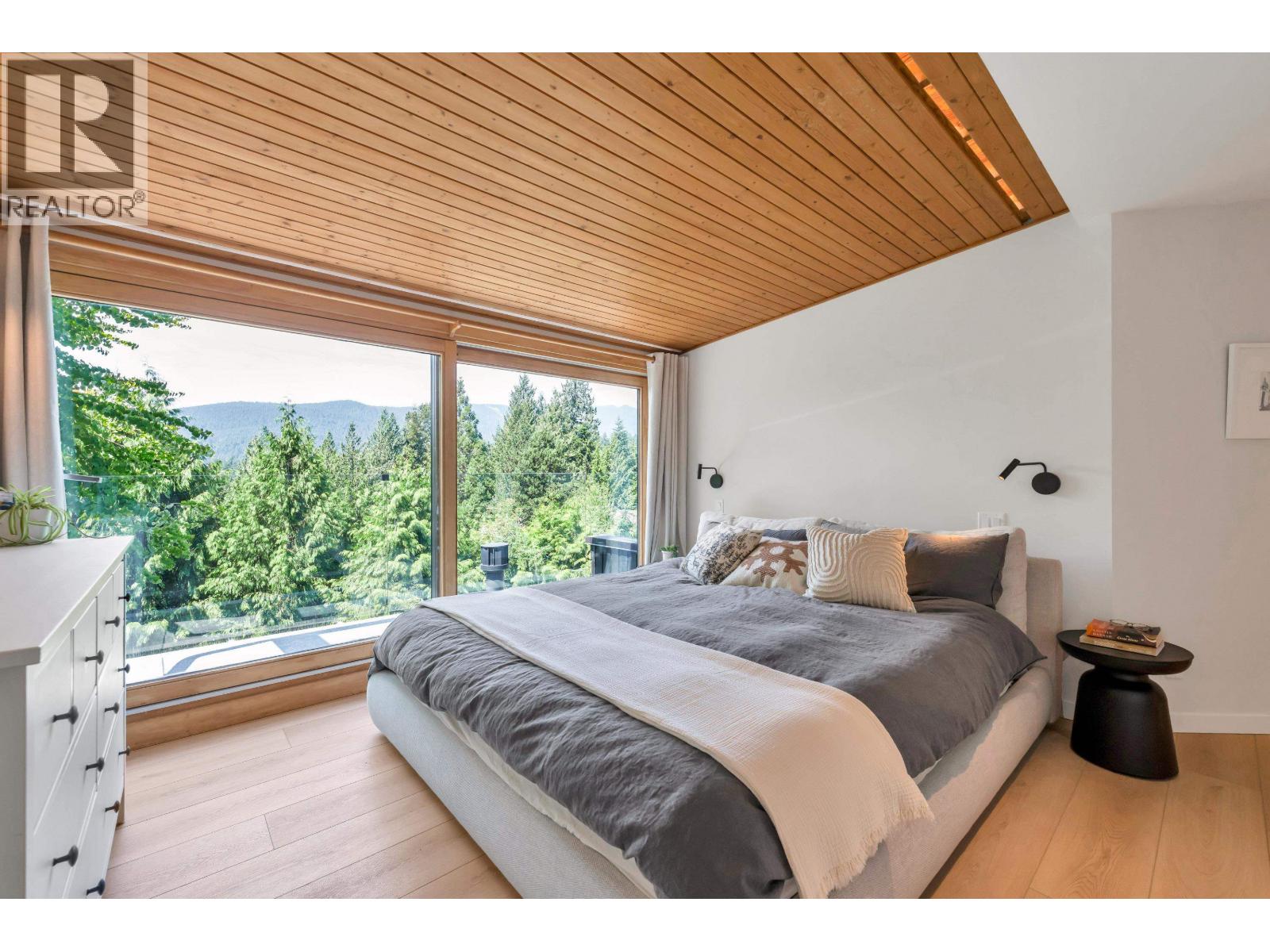 5623 Eagle Court, North Vancouver, British Columbia  V7R 4V4 - Photo 19 - R3150275