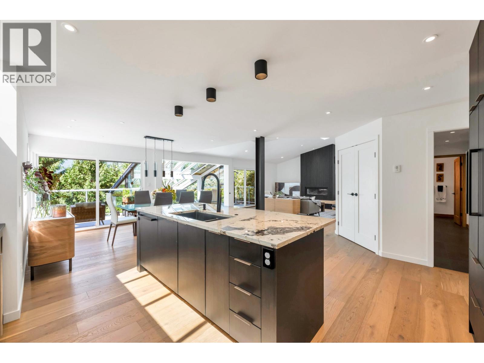 5623 Eagle Court, North Vancouver, British Columbia  V7R 4V4 - Photo 14 - R3150275