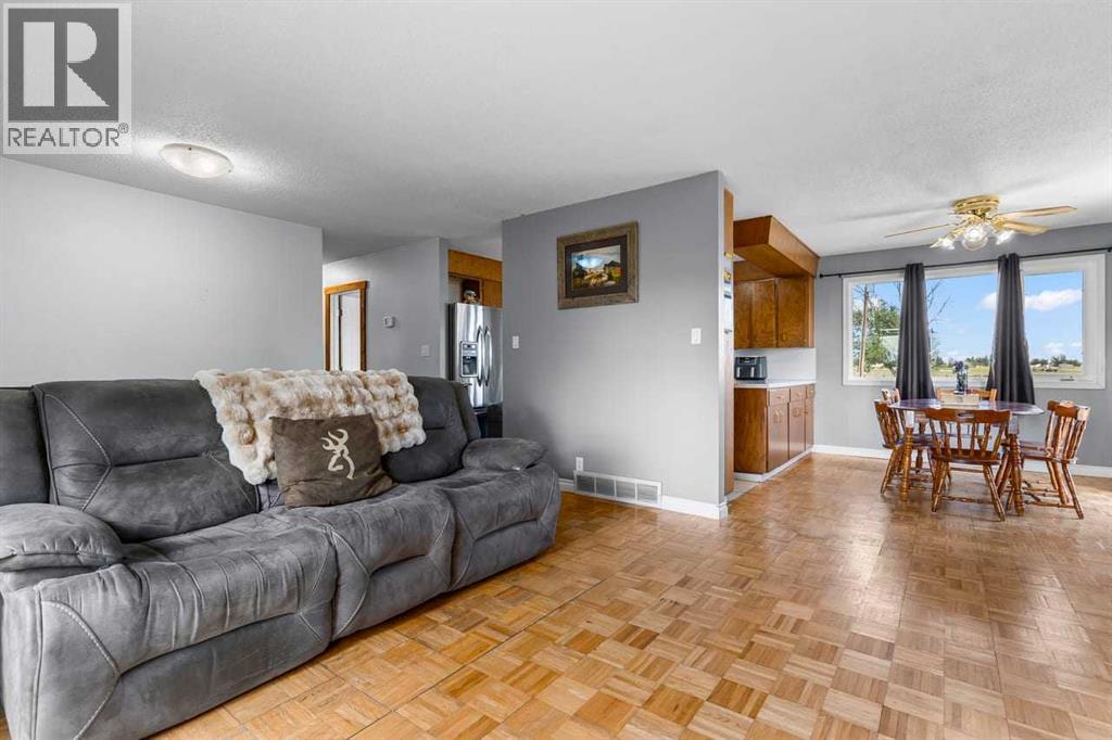 466054 113 Street E, Rural Foothills County, Alberta  T2V 1P7 - Photo 5 - A2333741