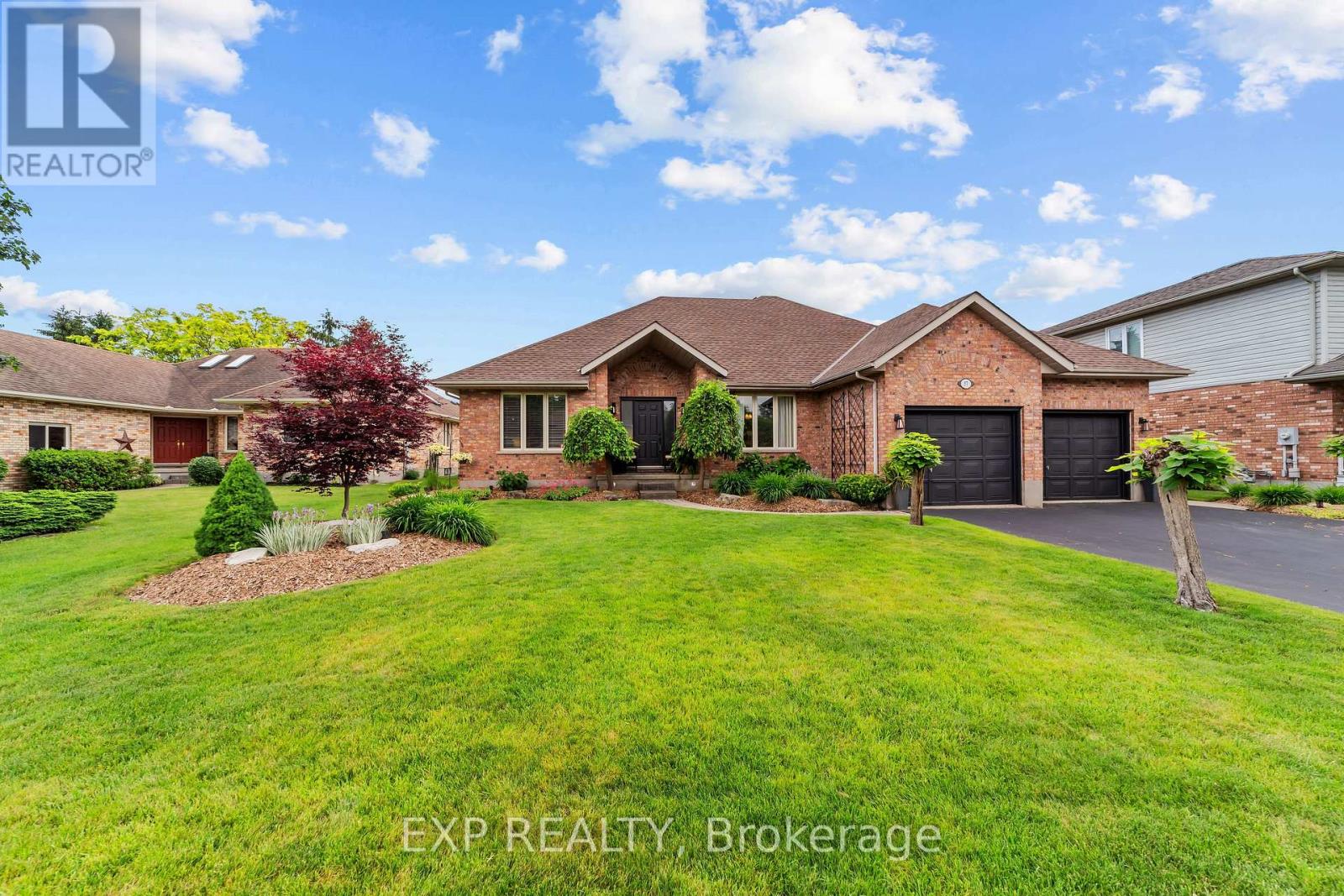 $1,020,00057 Valleyview Crescent, Thames Centre, Ontario