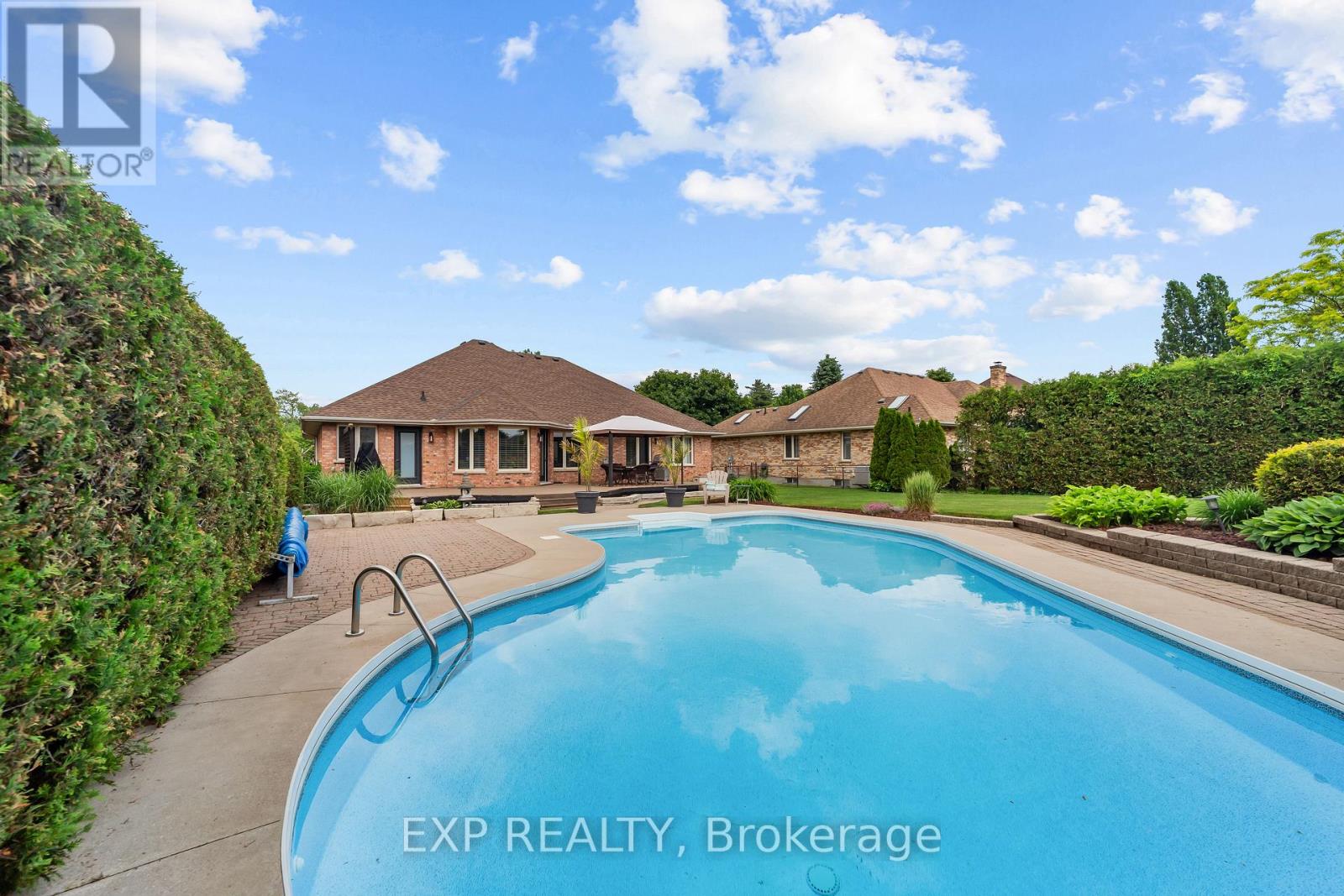 57 Valleyview Crescent, Thames Centre, Ontario N0L 1G3 - Photo 38 - X13627214
