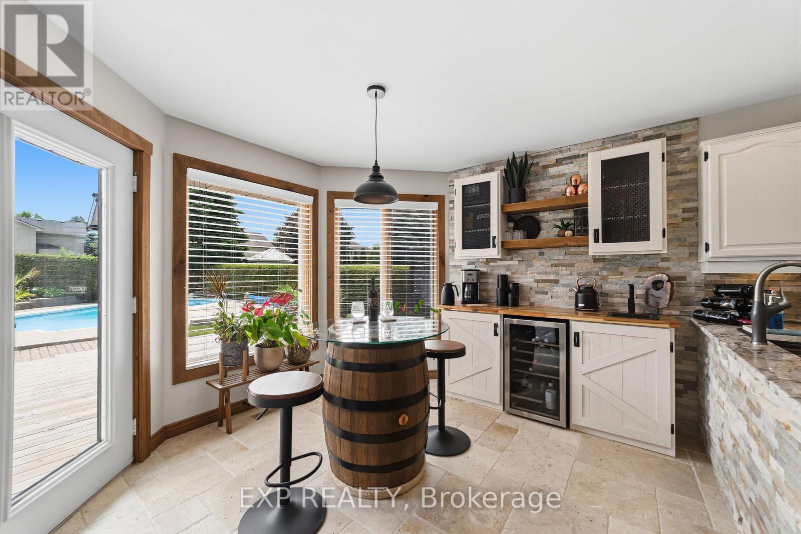 57 Valleyview Crescent, Thames Centre, Ontario N0L 1G3 - Photo 5 - X13627214