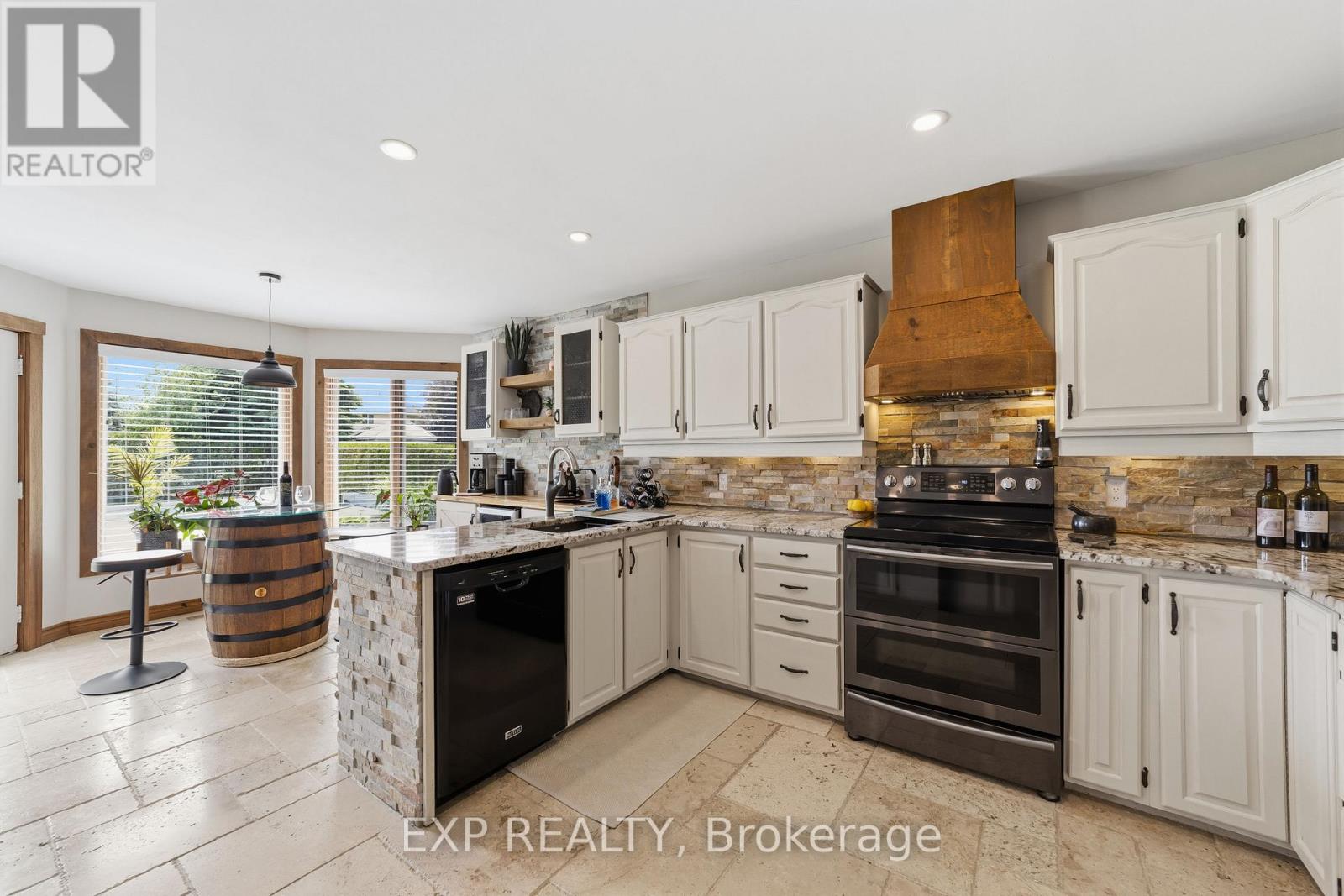 57 Valleyview Crescent, Thames Centre, Ontario N0L 1G3 - Photo 8 - X13627214