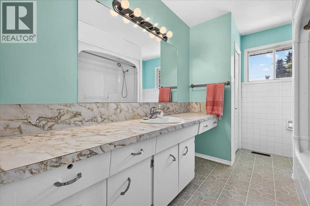 7727 Bowcliffe Crescent NW, Calgary, Alberta  T3B 2S6 - Photo 26 - A2328949