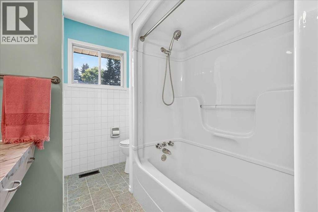 7727 Bowcliffe Crescent NW, Calgary, Alberta  T3B 2S6 - Photo 27 - A2328949