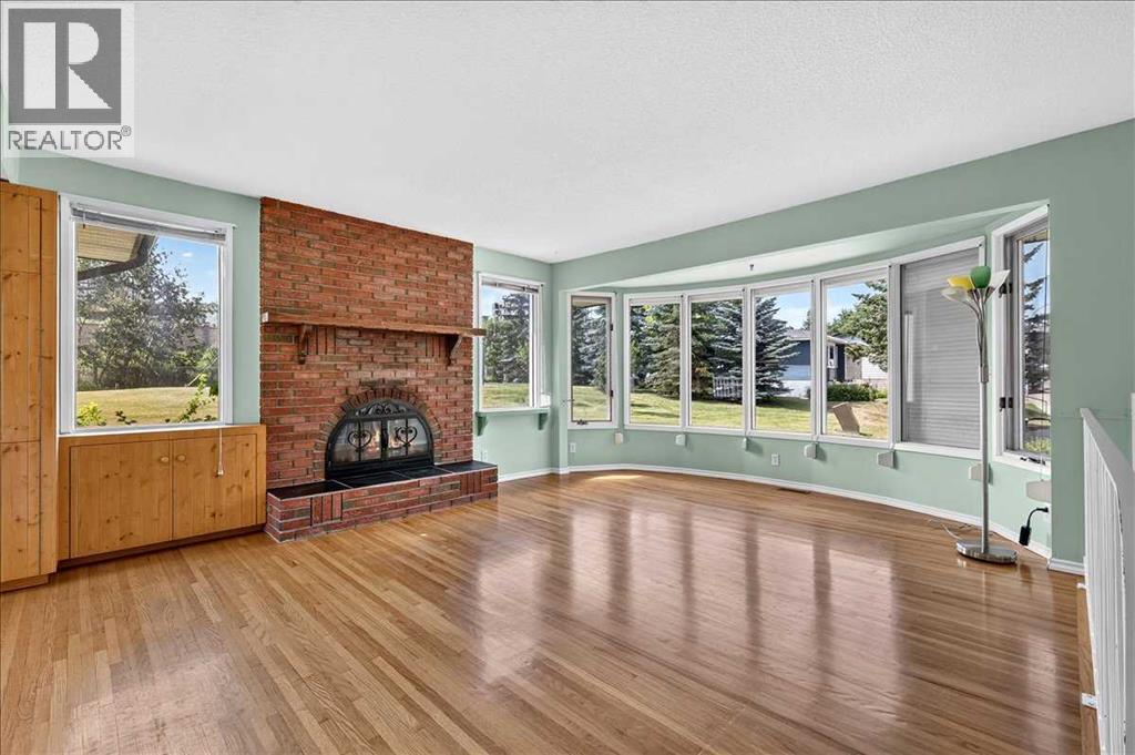 7727 Bowcliffe Crescent NW, Calgary, Alberta  T3B 2S6 - Photo 2 - A2328949