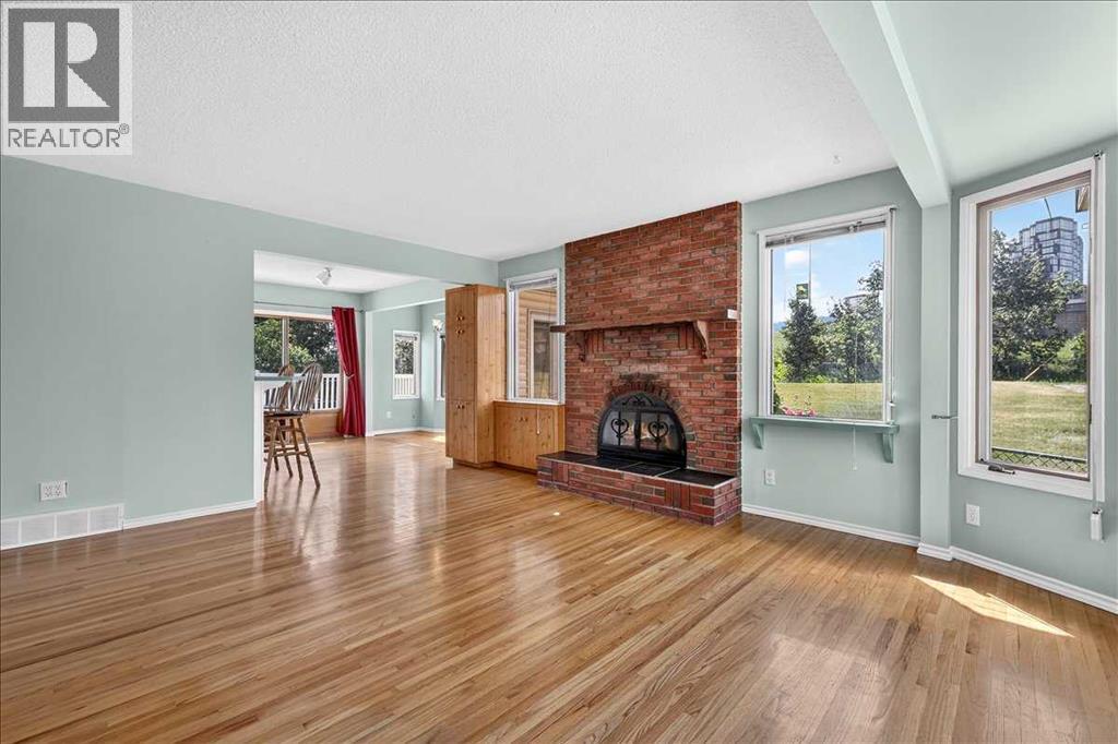 7727 Bowcliffe Crescent NW, Calgary, Alberta  T3B 2S6 - Photo 9 - A2328949