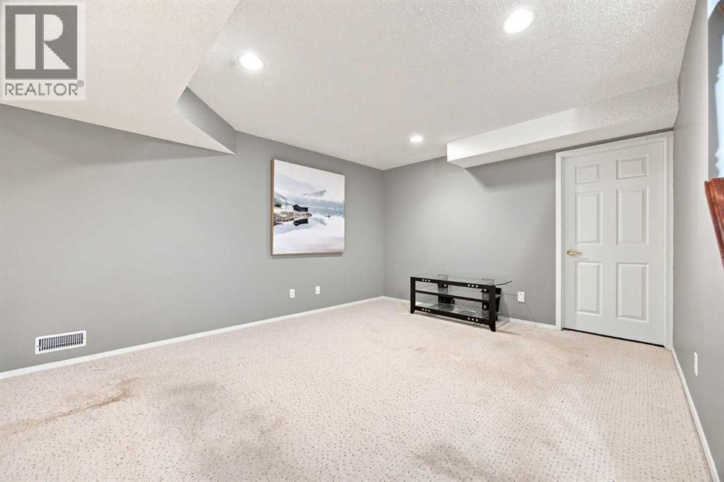 128 Sienna Park Green SW, Calgary, Alberta T3H 3N7 - Photo 29 - A2330020