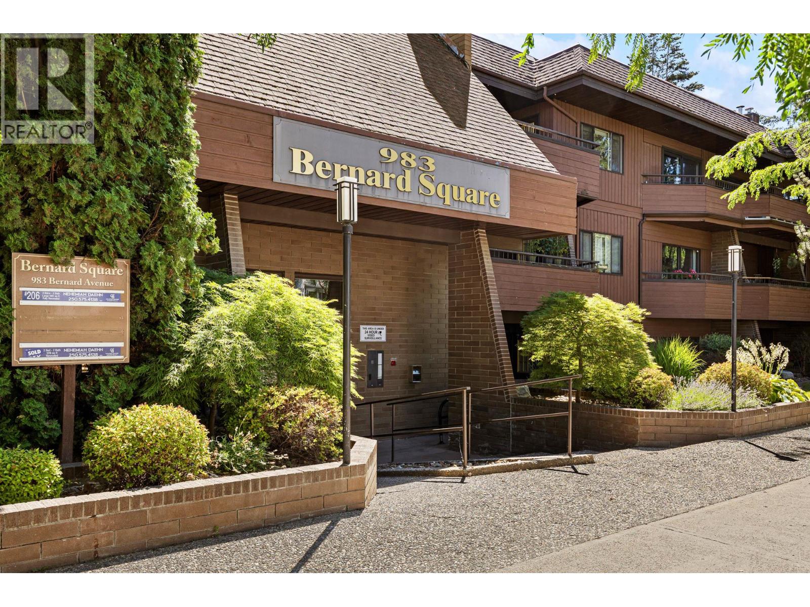<div class="">$380,000</div>
