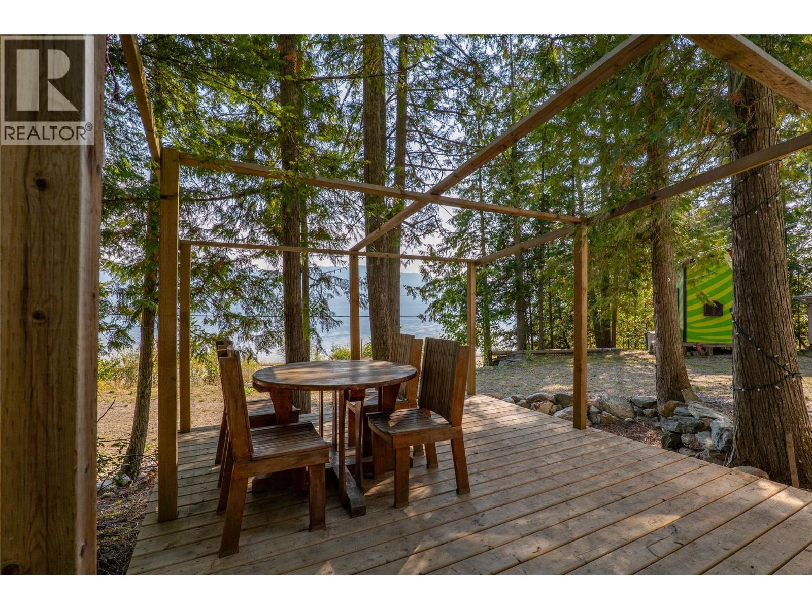 6677 Squilax-Anglemont Road, Magna Bay, British Columbia  V0E 1M7 - Photo 32 - 10396554