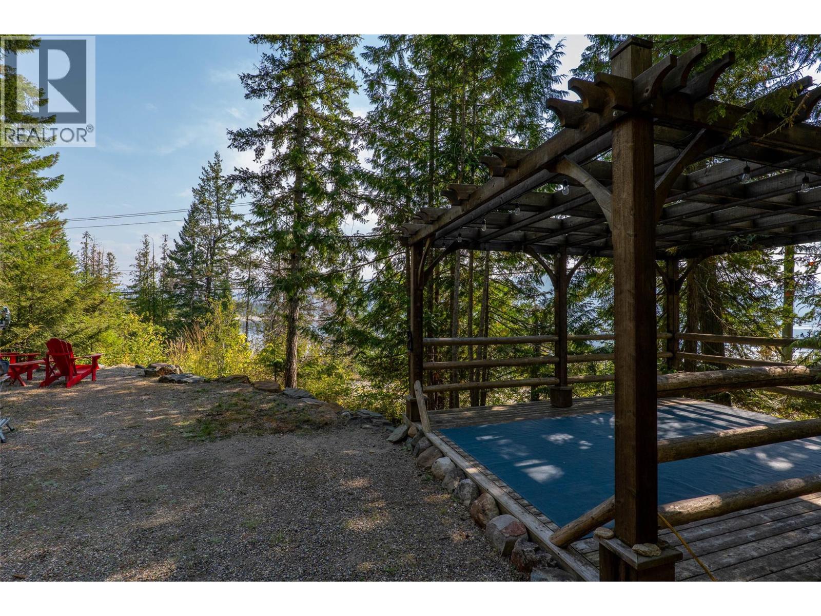 6677 Squilax-Anglemont Road, Magna Bay, British Columbia  V0E 1M7 - Photo 16 - 10396554