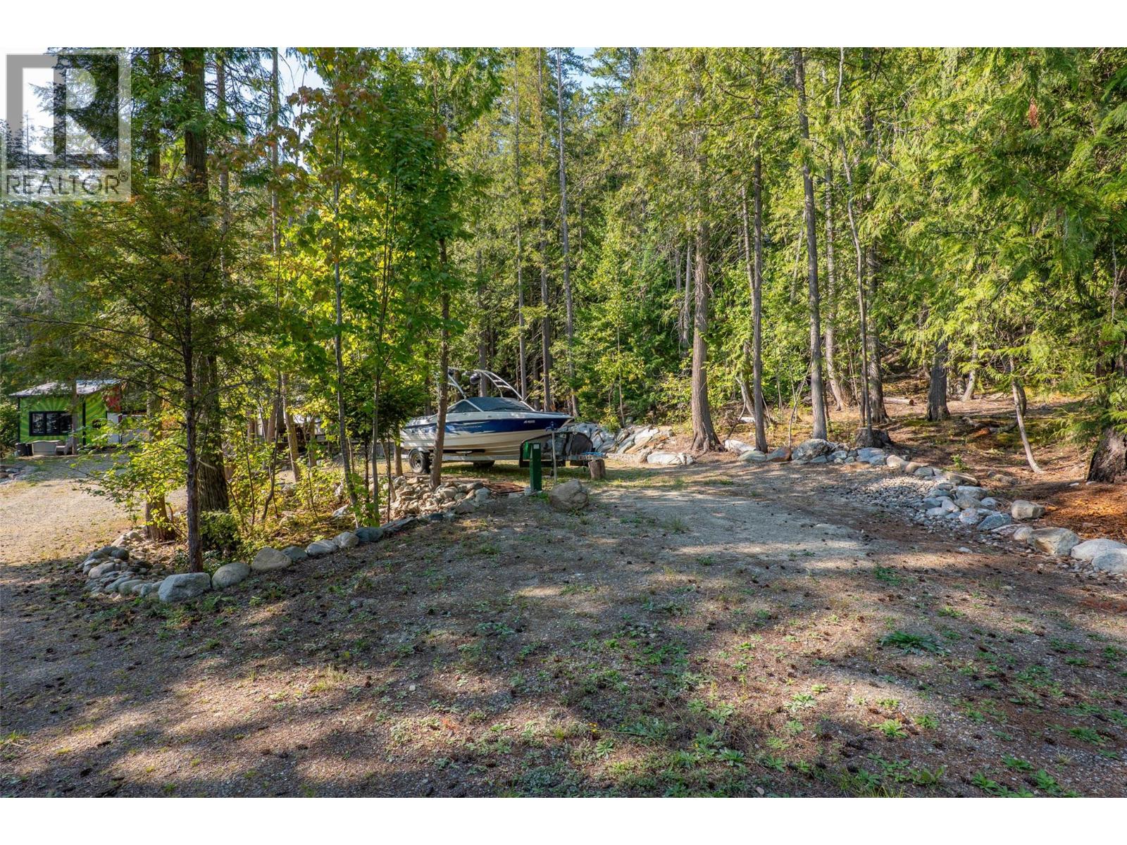 6677 Squilax-Anglemont Road, Magna Bay, British Columbia  V0E 1M7 - Photo 23 - 10396554