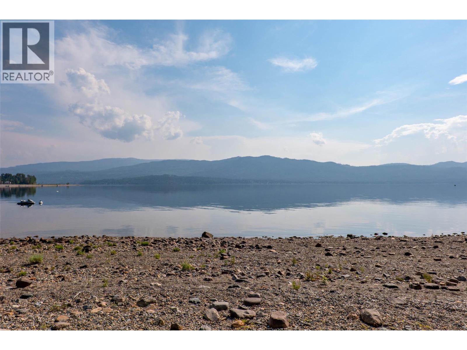 6677 Squilax-Anglemont Road, Magna Bay, British Columbia  V0E 1M7 - Photo 10 - 10396554