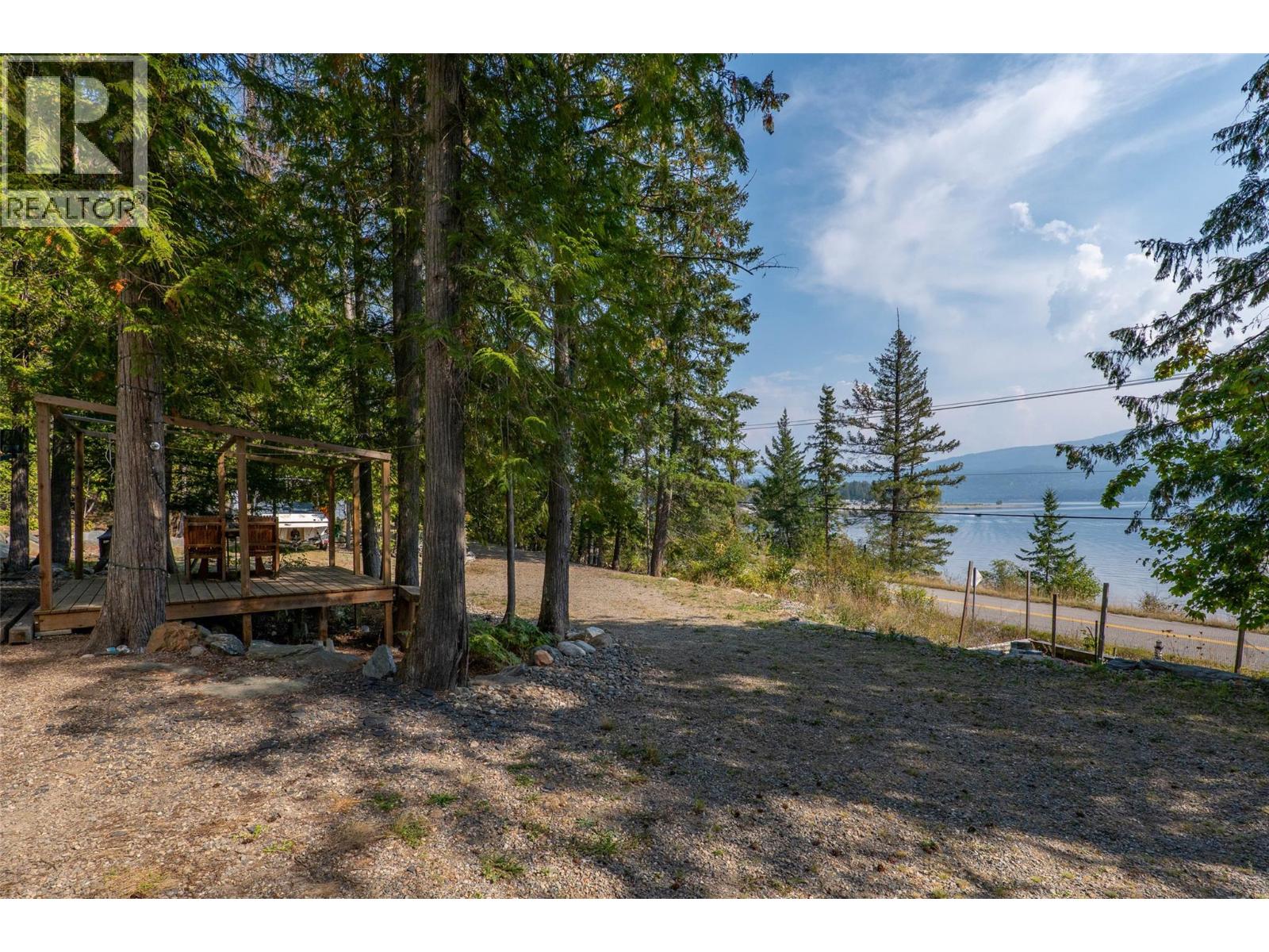 6677 Squilax-Anglemont Road, Magna Bay, British Columbia  V0E 1M7 - Photo 29 - 10396554