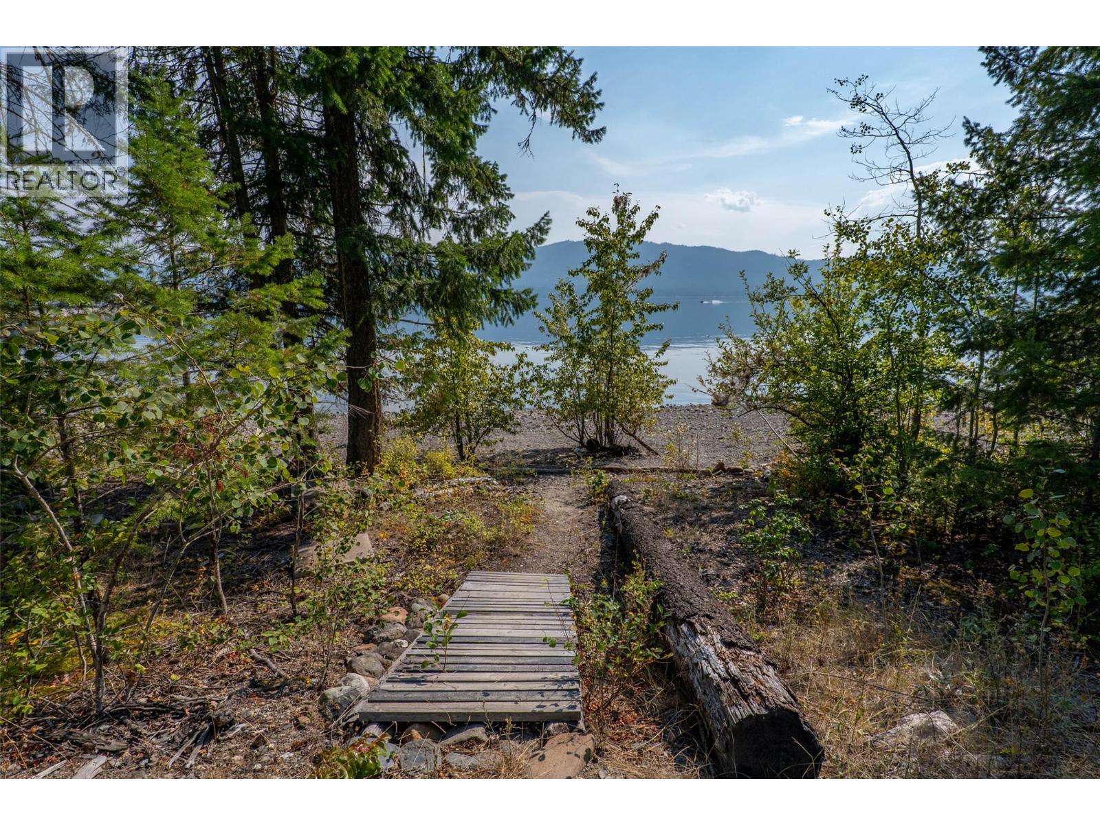 6677 Squilax-Anglemont Road, Magna Bay, British Columbia  V0E 1M7 - Photo 35 - 10396554